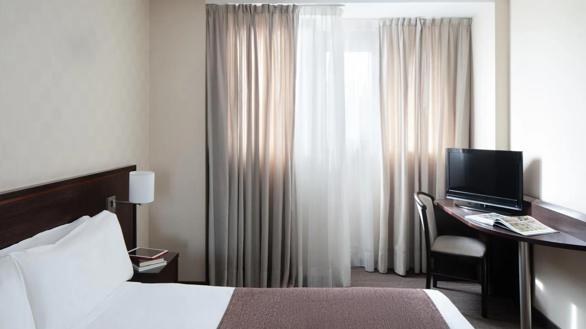 Hotel Lugano Barcelona 3*,  España